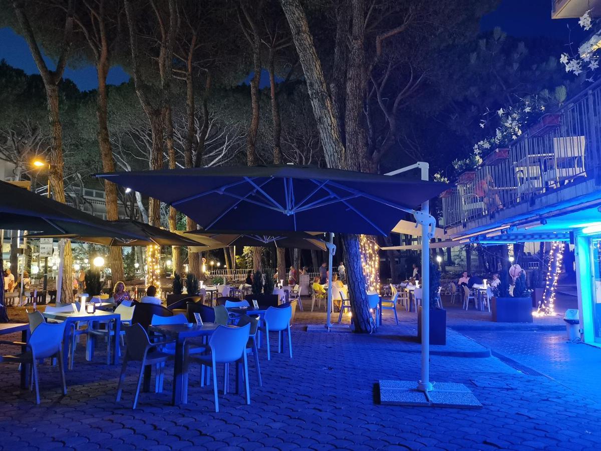 Hotel Pine Beach Розолина-Маре Экстерьер фото