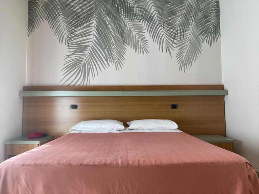 Hotel Pine Beach Розолина-Маре Экстерьер фото